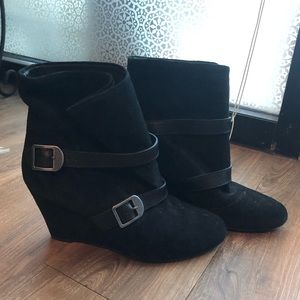 New! Via Spiga. Black suede heeled booties